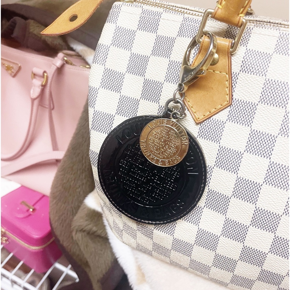 Authentic Louis Vuitton Rare Limited Edition Vernis Round Porte Cles Bag Charm - Picture 4 of 12